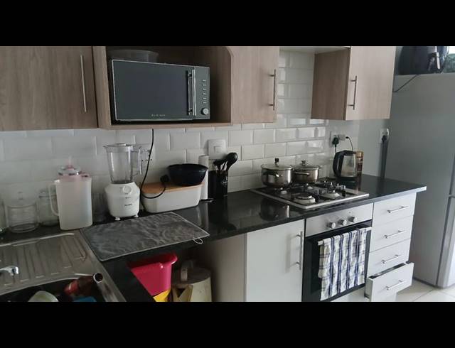 2 BEDROOM PROPERTY TO RENT IN REMBRANDT PARK